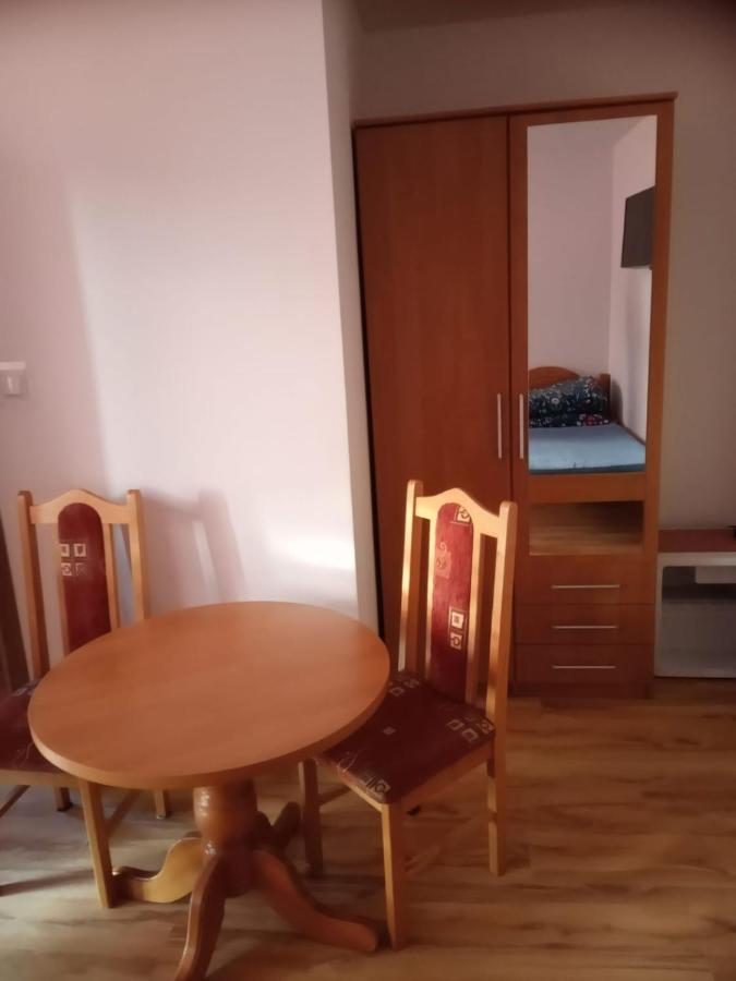 Pokoje Goscinne TOMASZ Miedzywodzie Esterno foto