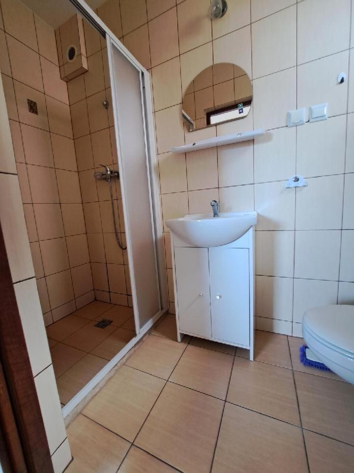 Pokoje Goscinne TOMASZ Miedzywodzie Esterno foto